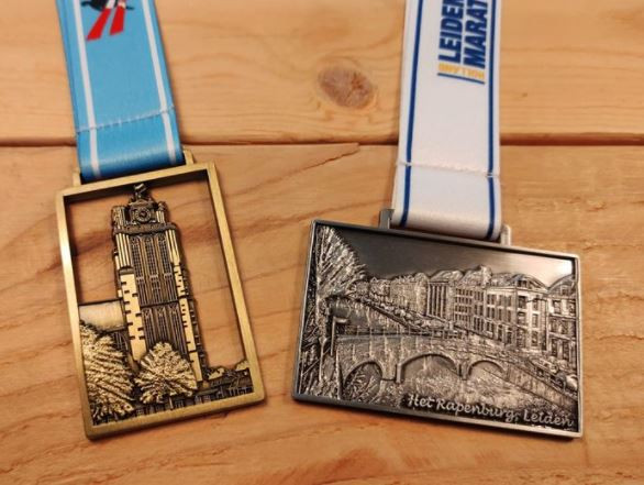 Custom-made medailles voor hardlopen wandelen fietsen triathlon